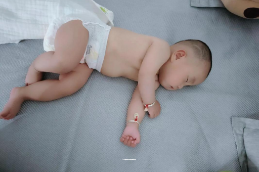 甘孜六个月宝宝眼睛散光 甘孜六个月宝宝眼睛散光